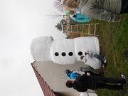 Stavíme sněhuláka s partnery,  rodiči a dětmi